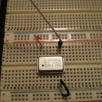 crystal oscillator transmitter on breadboard